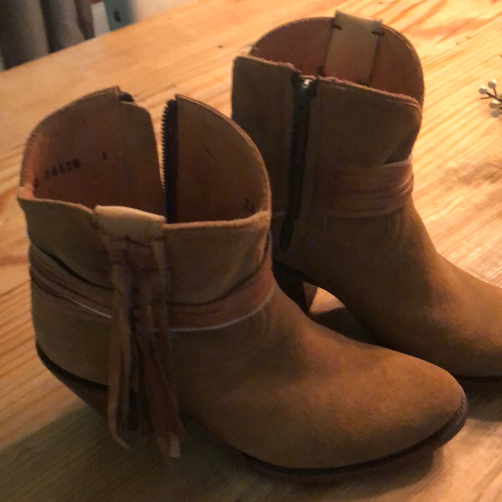 Lucchese Boot Maker